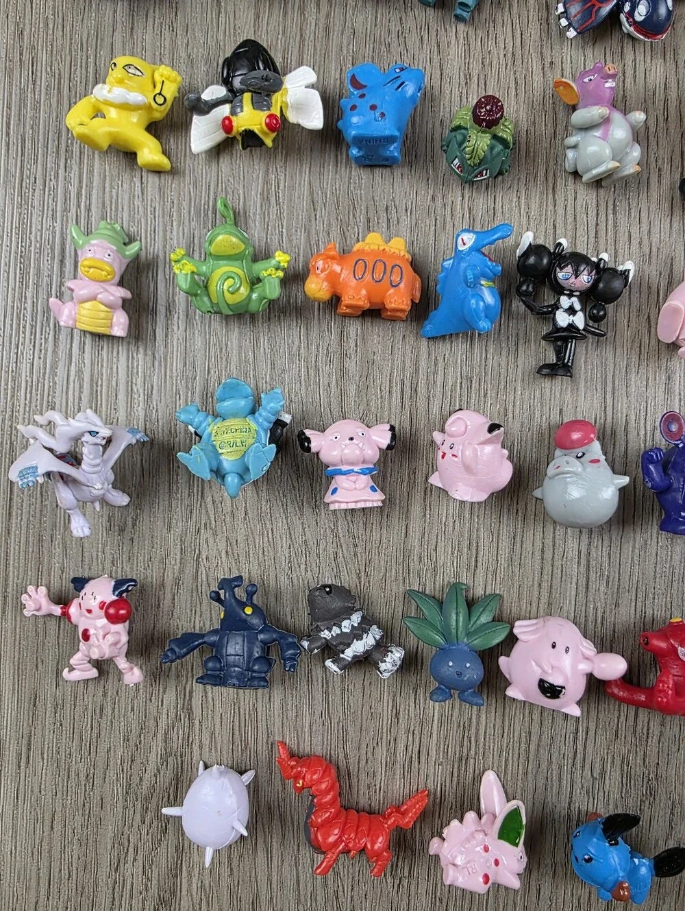 Pokémon Mini Figure Lot 137 Pieces Mixed Characters Collectible Figurines